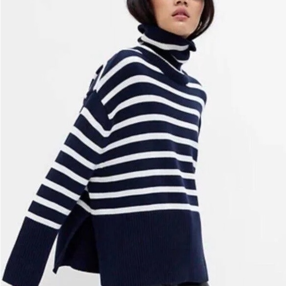GAP Blue and White split-hem Turtleneck Sweater